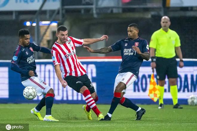 勇士球因此 勇士球因此