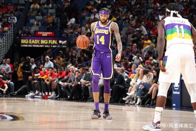 足坛一夜动态：巴萨追平皇马登顶！C罗轮休亚冠闷平 梅西比赛推迟